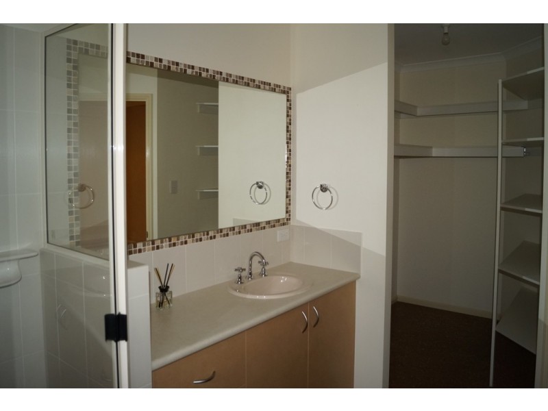 23 Whitchurch Rd, Emerald QLD 4720