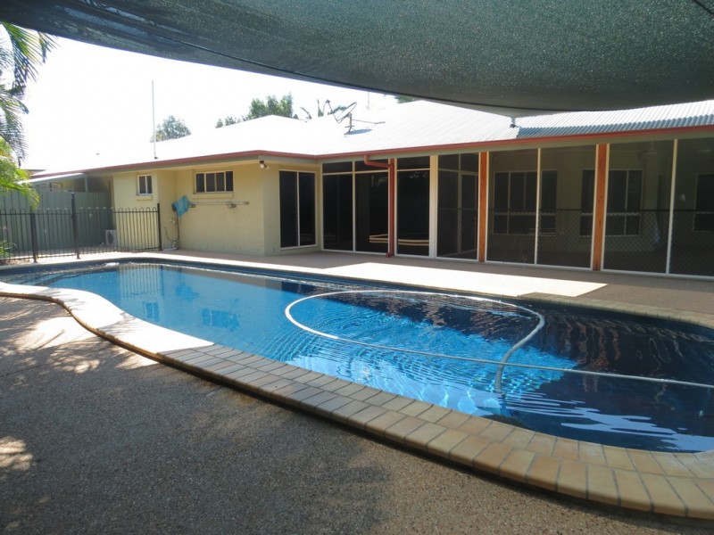 23 Whitchurch Rd, Emerald QLD 4720