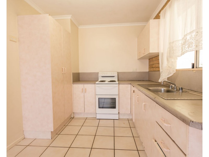24 Esmond Street, Emerald QLD 4720