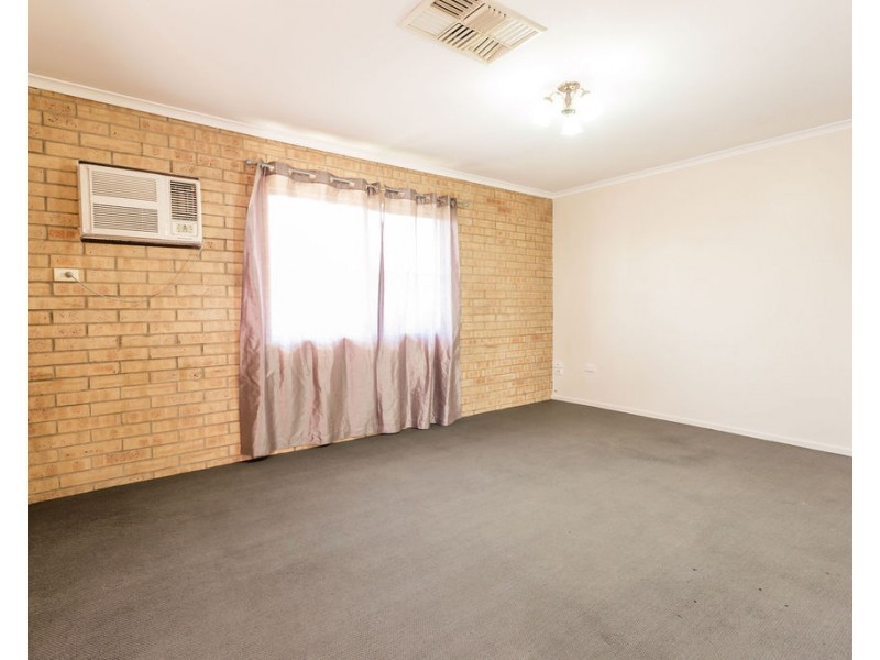 24 Esmond Street, Emerald QLD 4720