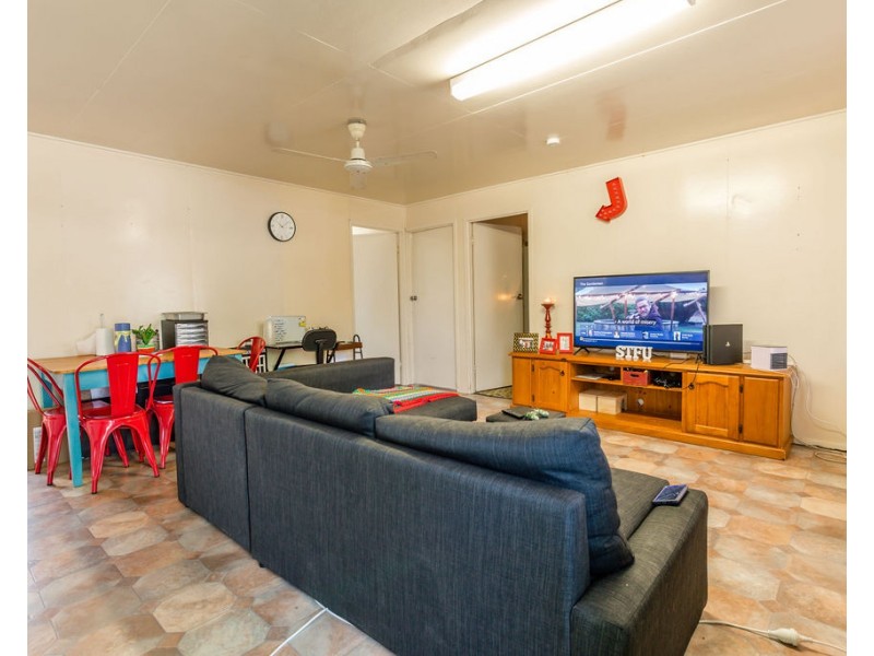24 Esmond Street, Emerald QLD 4720