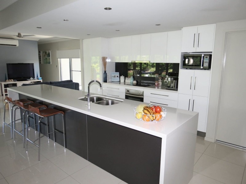 15 Morgan Place, Emerald QLD 4720