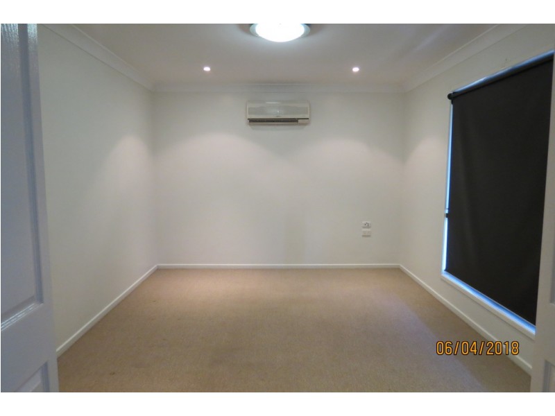 21 Crinum Crescent, Emerald QLD 4720