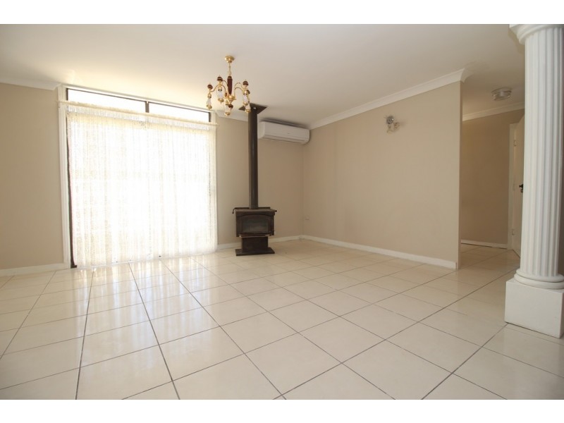 26 Diamond Avenue, Emerald QLD 4720