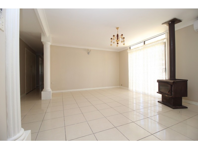 26 Diamond Avenue, Emerald QLD 4720