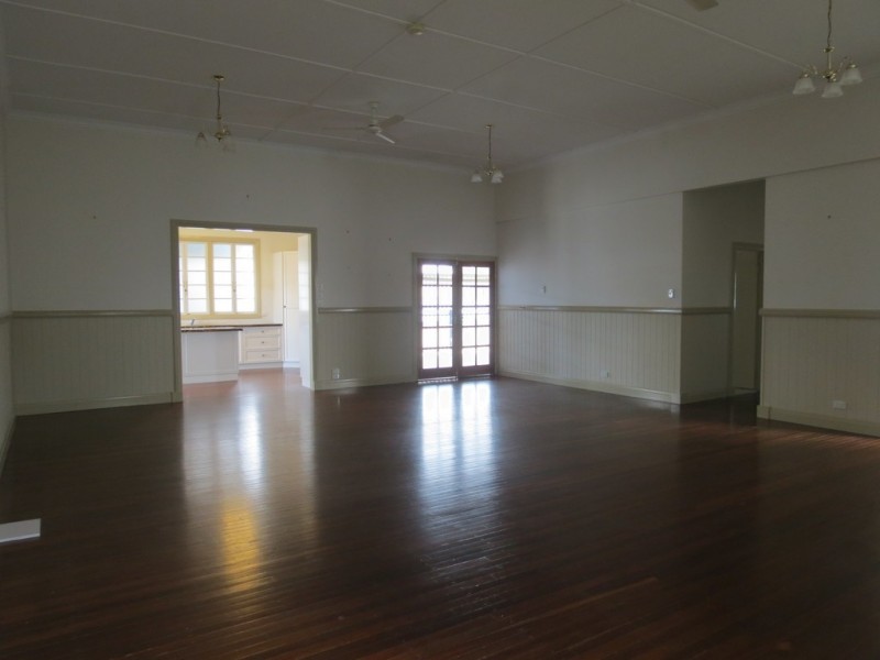 23 Gray St, Emerald QLD 4720