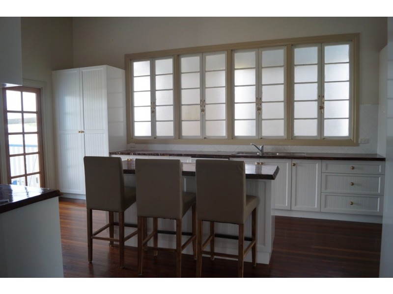 23 Gray St, Emerald QLD 4720