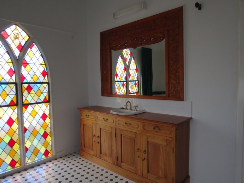 23 Gray St, Emerald QLD 4720