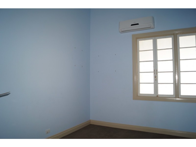 23 Gray St, Emerald QLD 4720