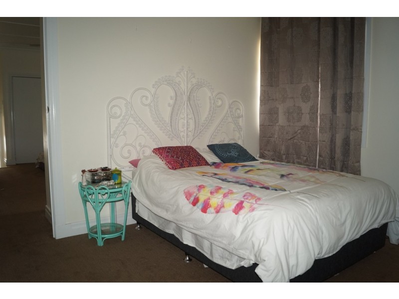 23 Gray St, Emerald QLD 4720