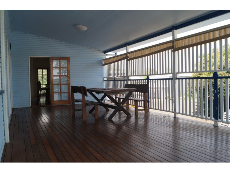 23 Gray St, Emerald QLD 4720