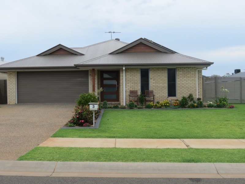3 Caulfield Pl, Emerald QLD 4720