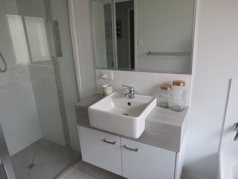 3 Caulfield Pl, Emerald QLD 4720