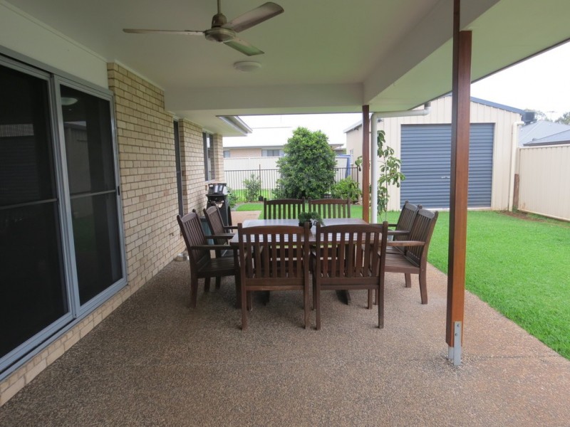 3 Caulfield Pl, Emerald QLD 4720