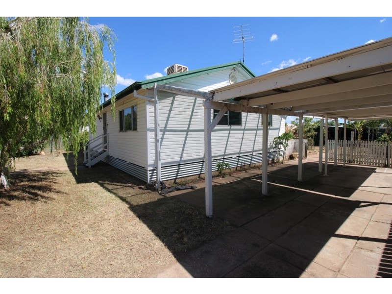 27 Lorraway Street, Emerald QLD 4720