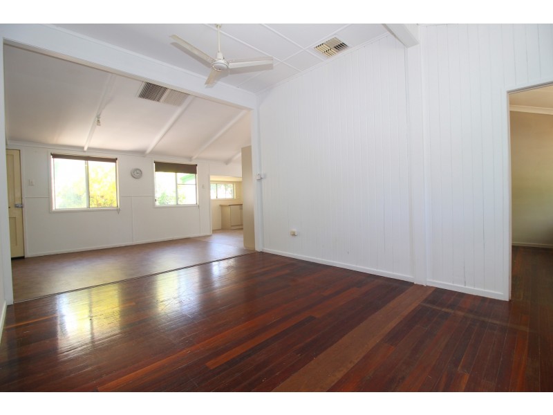 27 Lorraway Street, Emerald QLD 4720