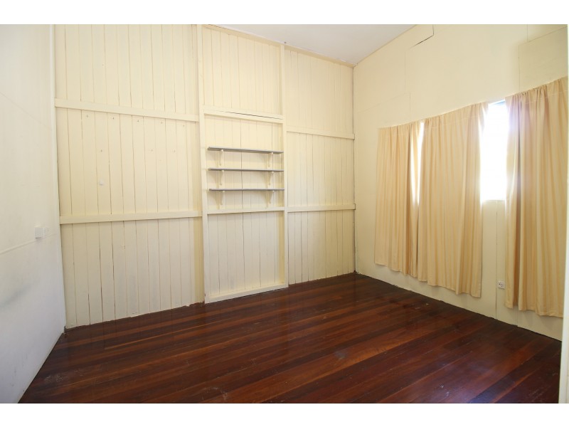 27 Lorraway Street, Emerald QLD 4720