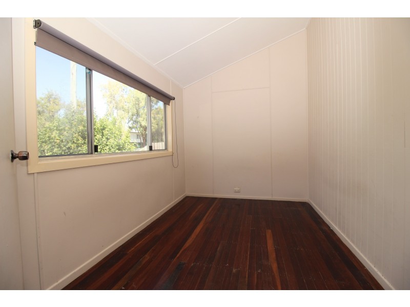 27 Lorraway Street, Emerald QLD 4720