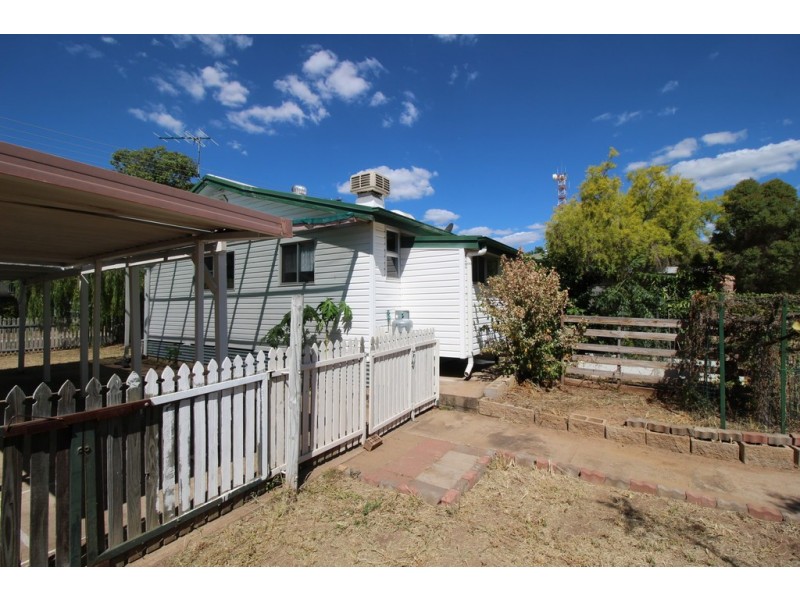 27 Lorraway Street, Emerald QLD 4720