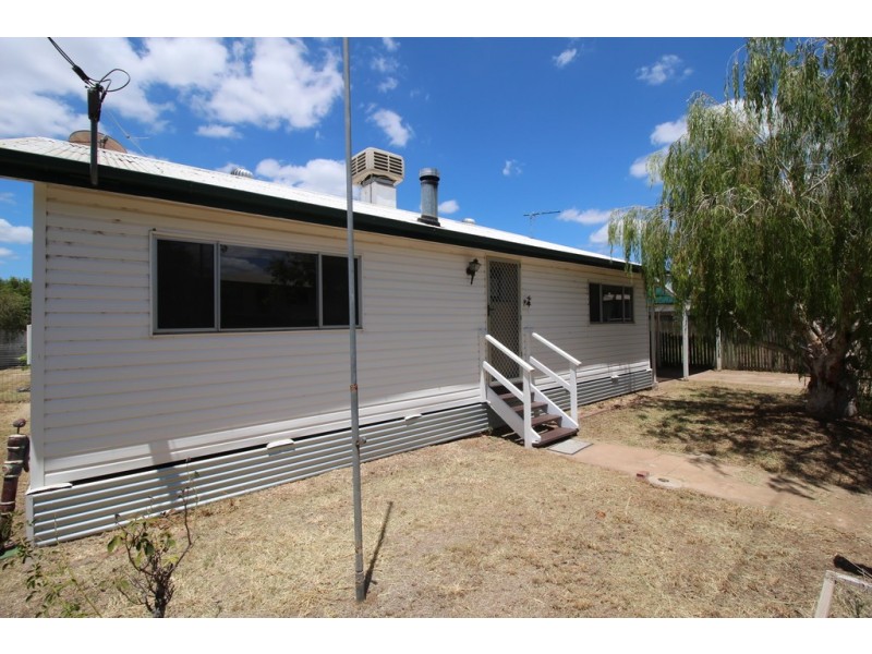 27 Lorraway Street, Emerald QLD 4720