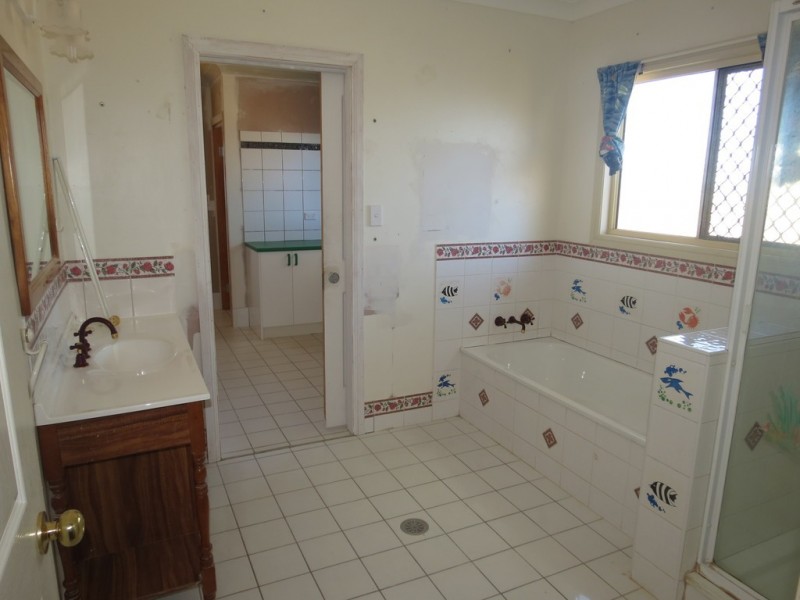 112 Glengallan Road, Emerald QLD 4720