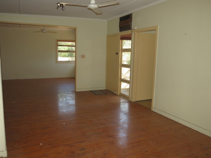 16 Theresa Street, Emerald QLD 4720