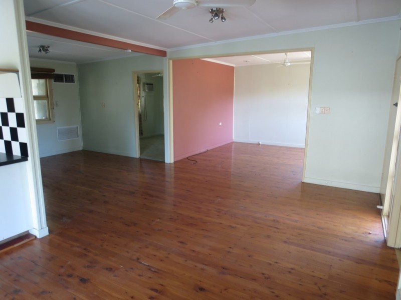 16 Theresa Street, Emerald QLD 4720