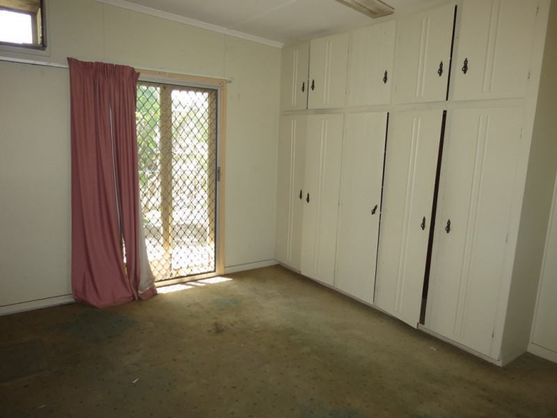 16 Theresa Street, Emerald QLD 4720