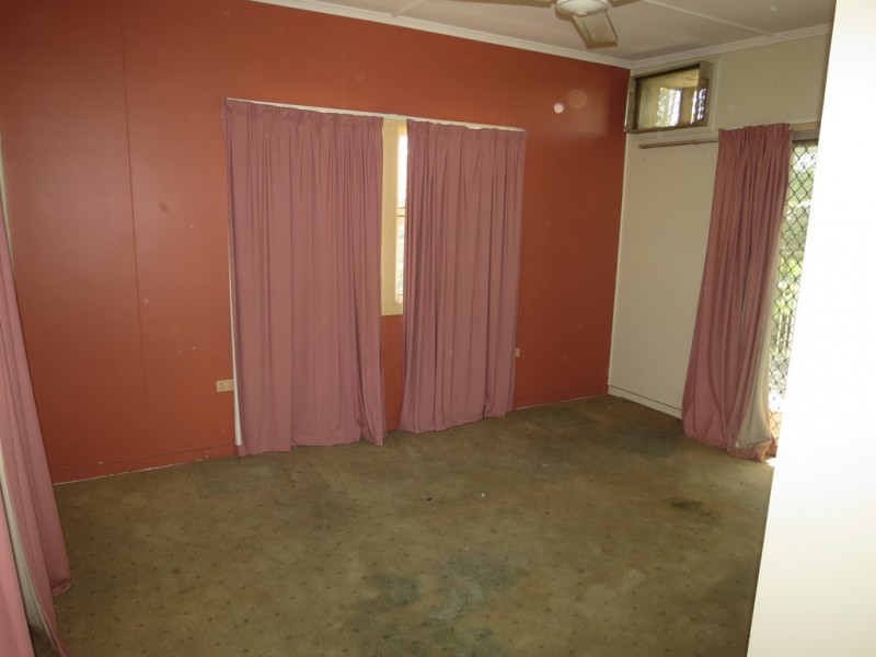 16 Theresa Street, Emerald QLD 4720