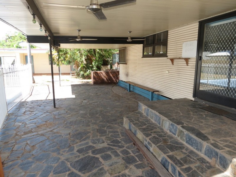 16 Theresa Street, Emerald QLD 4720