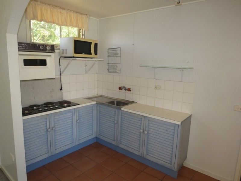 16 Theresa Street, Emerald QLD 4720