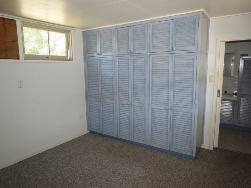 16 Theresa Street, Emerald QLD 4720