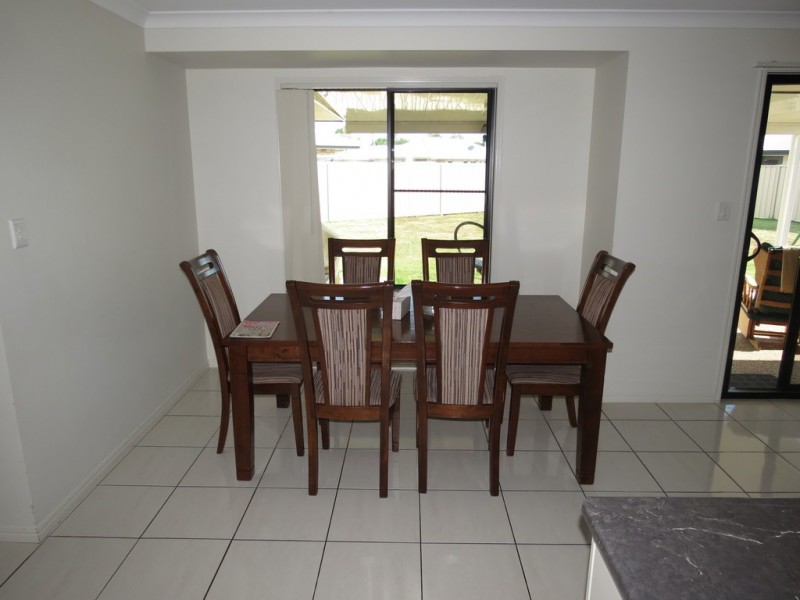 5 Highlands Court, Emerald QLD 4720