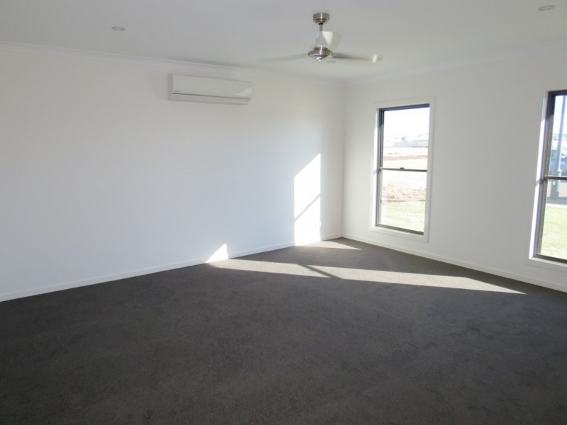 9 Epsom Place, Emerald QLD 4720