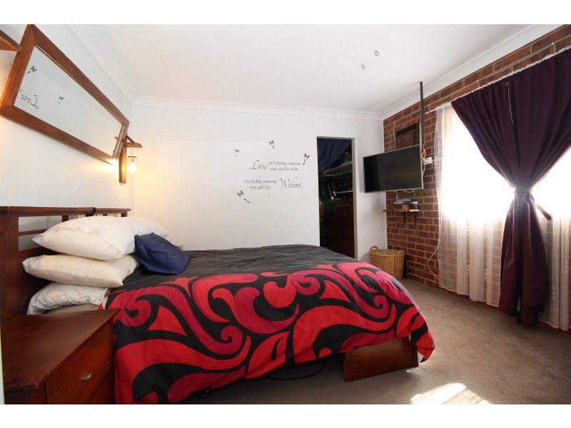 33 Barry Street, Emerald QLD 4720
