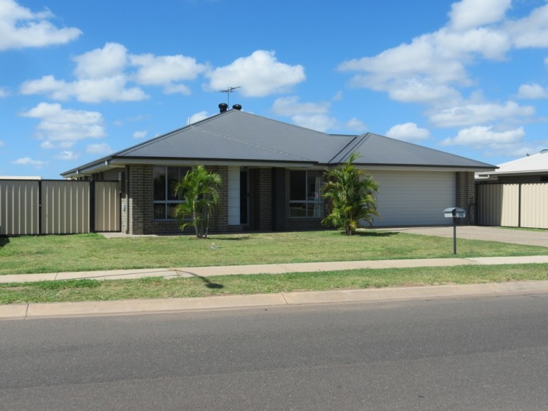 79 Mayfair Drive, Emerald QLD 4720