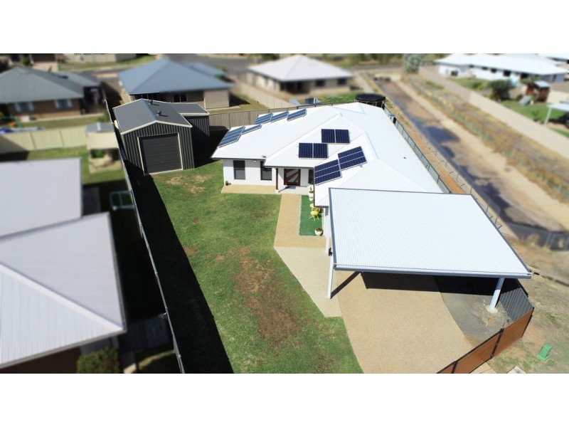 3 Thornton Street, Emerald QLD 4720