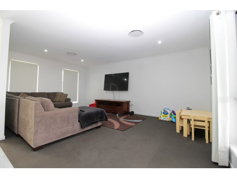 3 Thornton Street, Emerald QLD 4720