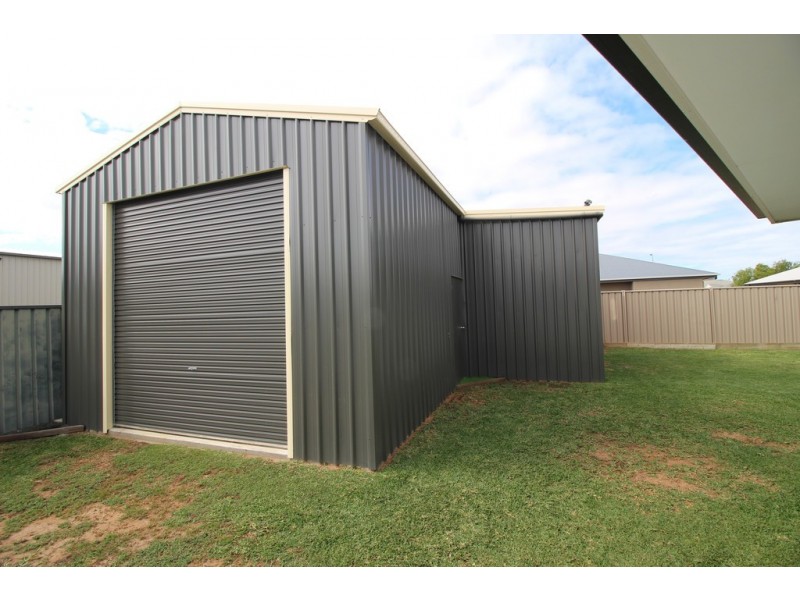 3 Thornton Street, Emerald QLD 4720