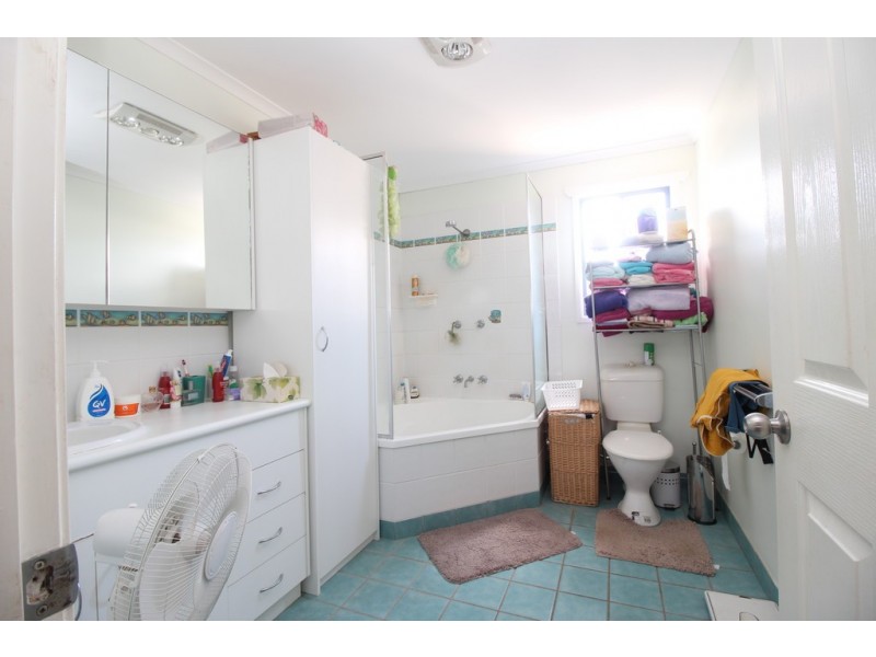 13 Kyle Street, Emerald QLD 4720