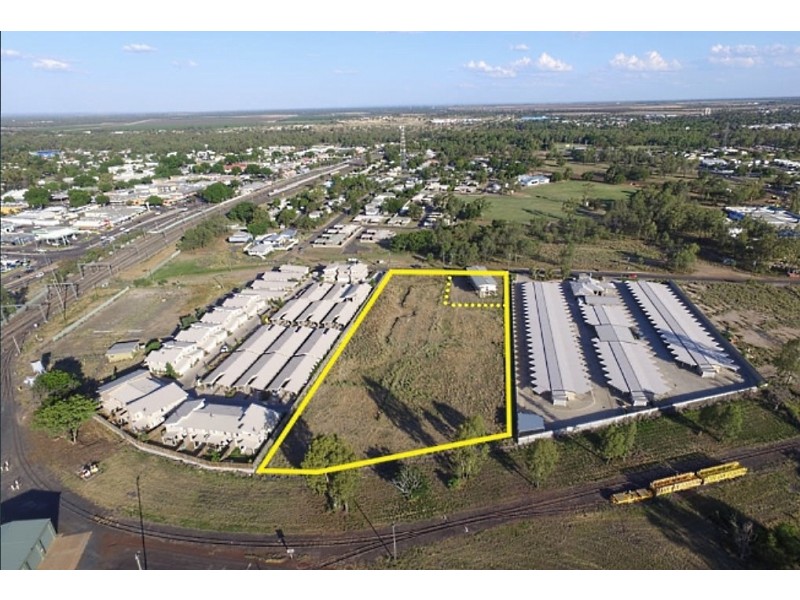 2a and 2b Sullivan Street, Emerald QLD 4720