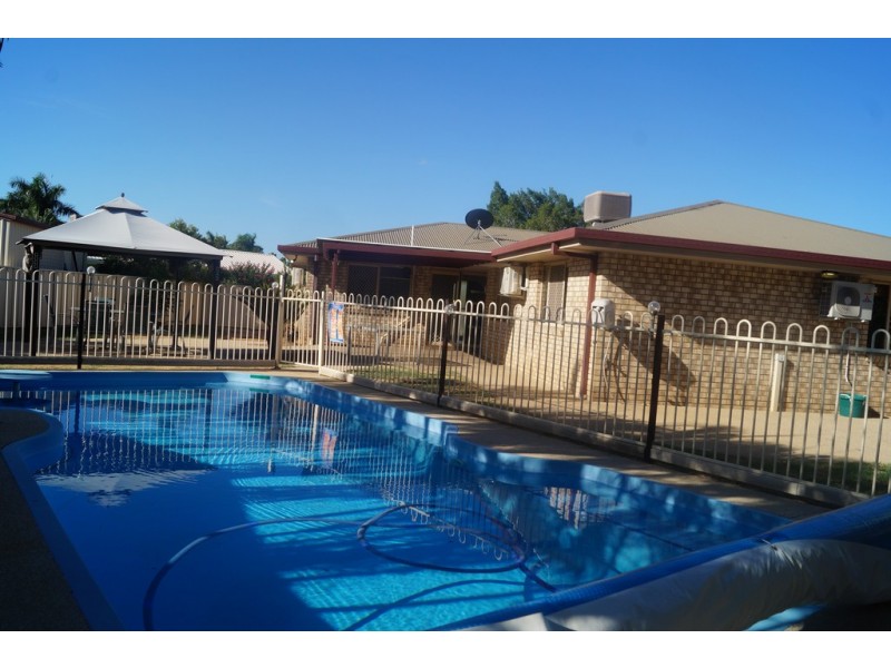 2 Boland Street, Emerald QLD 4720