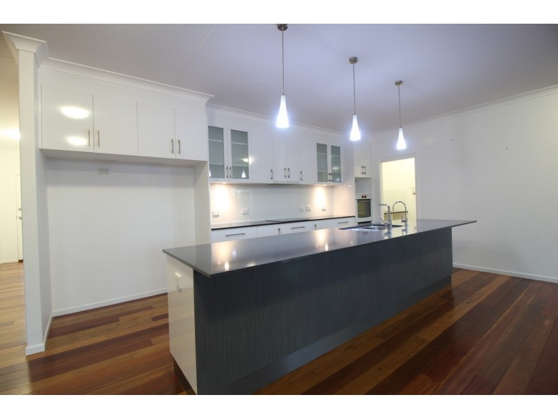 11 Birch Drive, Emerald QLD 4720