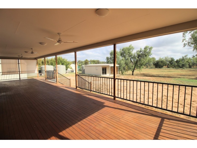 11 Birch Drive, Emerald QLD 4720