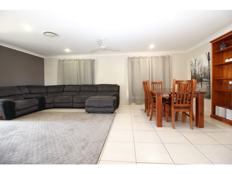 16 Ivers Place, Emerald QLD 4720