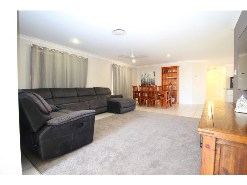 16 Ivers Place, Emerald QLD 4720