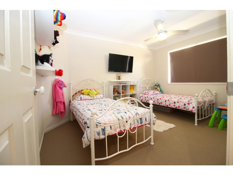 16 Ivers Place, Emerald QLD 4720