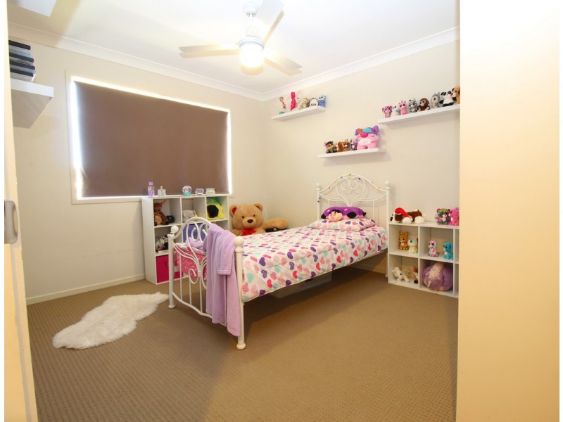 16 Ivers Place, Emerald QLD 4720