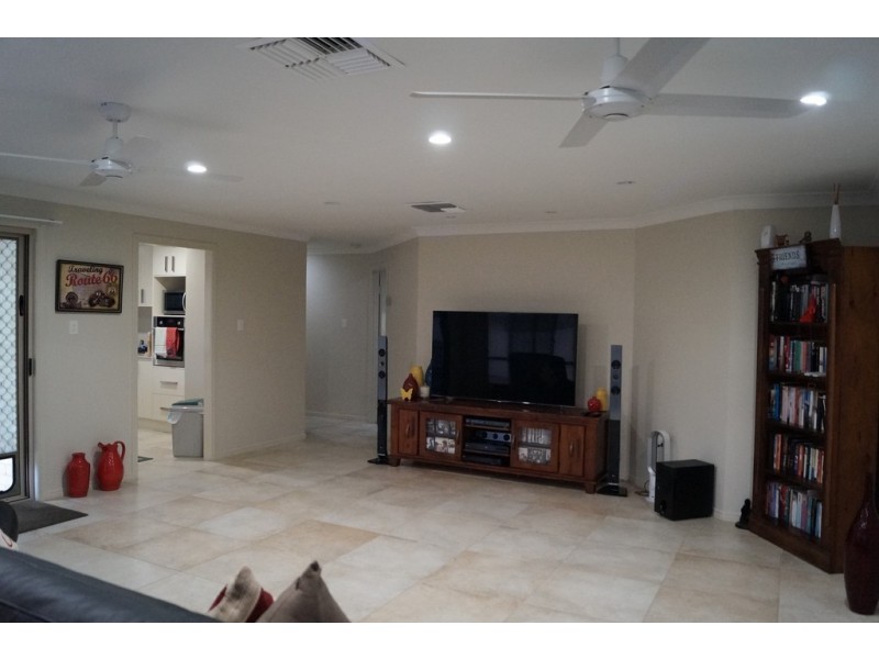 77 Gray Street, Emerald QLD 4720