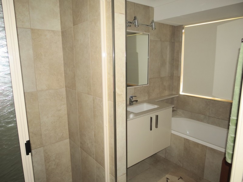 77 Gray Street, Emerald QLD 4720